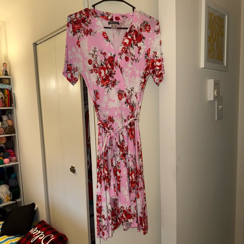 VENUS Pink Floral Midi Dress